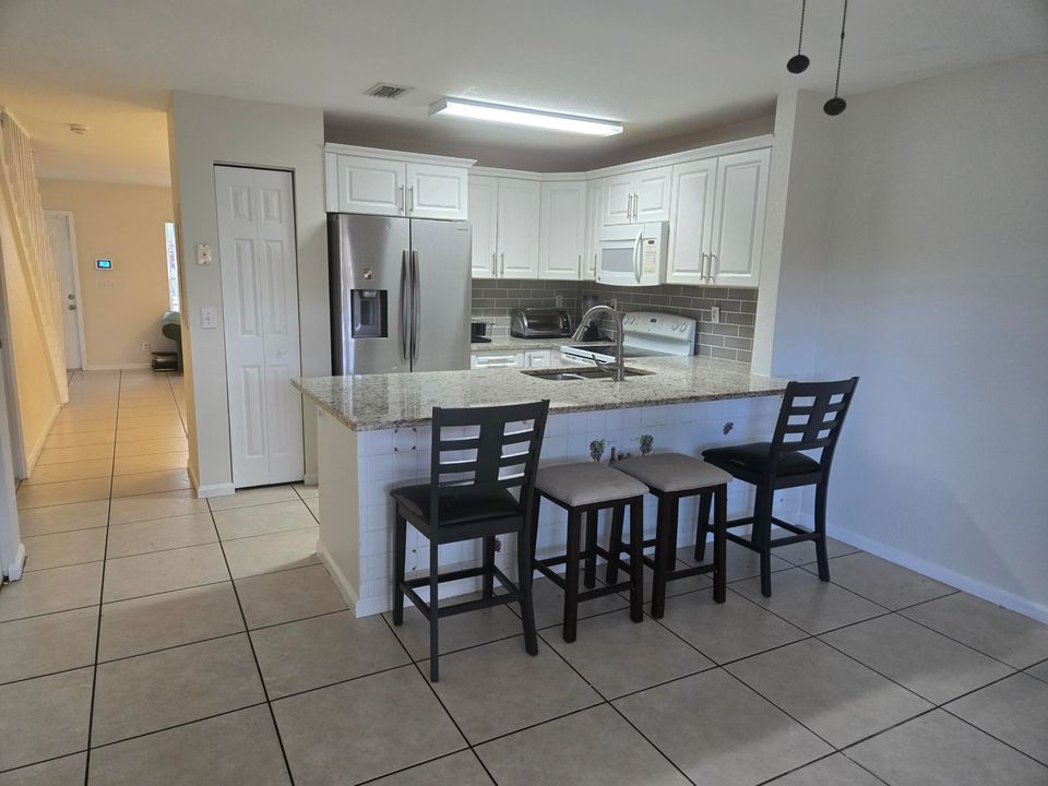 En Venta: $299,950 (3 camas, 2 baños, 1402 Pies cuadrados)