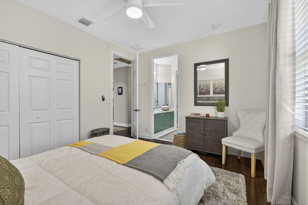 Под контрактом: $1,075,000 (4 спален, 3 ванн, 3079 Квадратных фут)