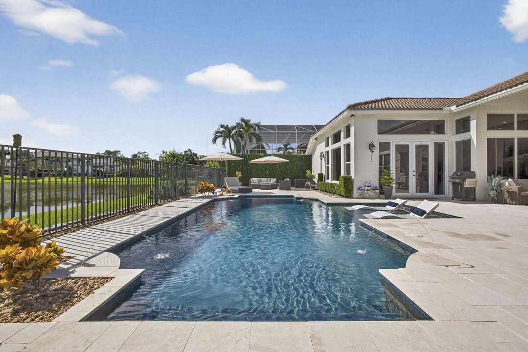 Под контрактом: $1,075,000 (4 спален, 3 ванн, 3079 Квадратных фут)