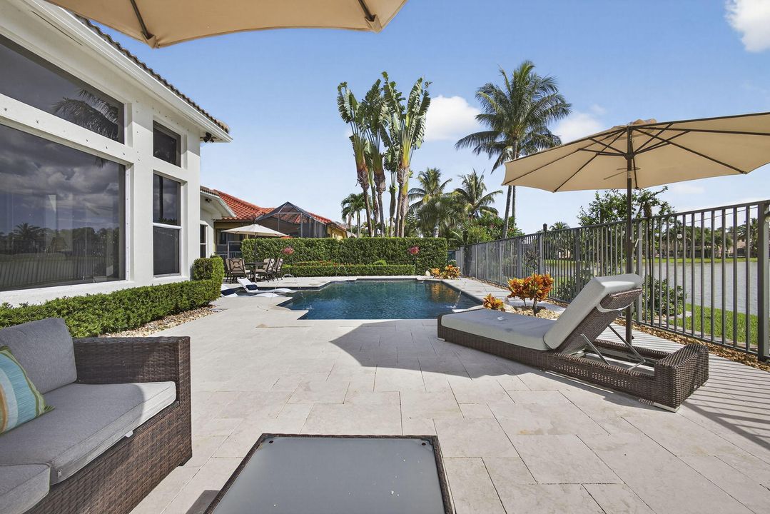 Под контрактом: $1,075,000 (4 спален, 3 ванн, 3079 Квадратных фут)