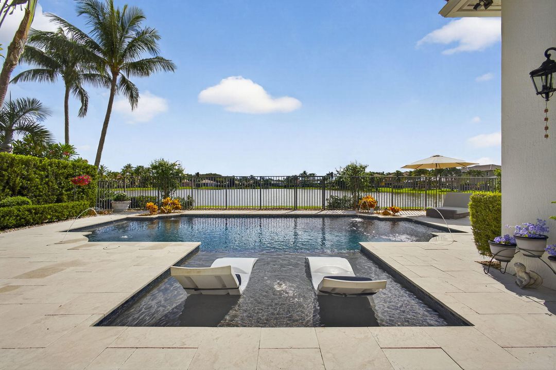 Под контрактом: $1,075,000 (4 спален, 3 ванн, 3079 Квадратных фут)