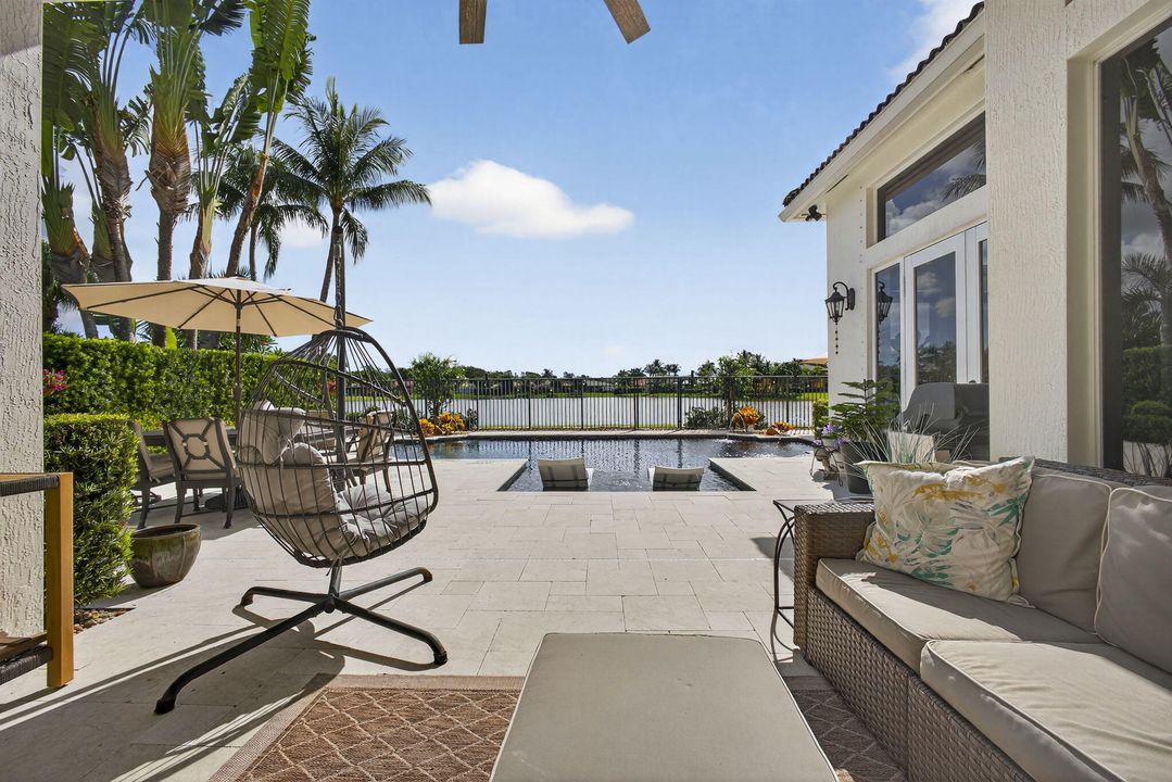 Под контрактом: $1,075,000 (4 спален, 3 ванн, 3079 Квадратных фут)