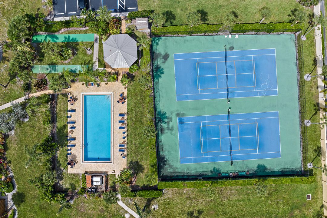 合同活跃: $425,000 (2 贝兹, 2 浴室, 1708 平方英尺)