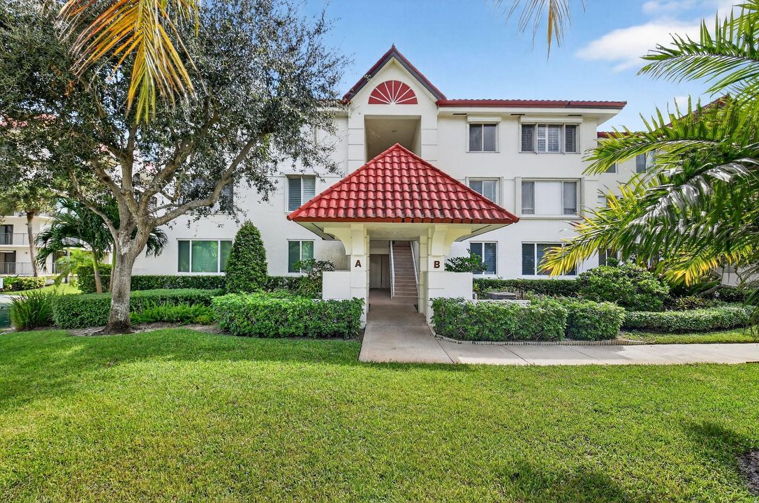 For Sale: $329,000 (2 beds, 2 baths, 1414 Square Feet)