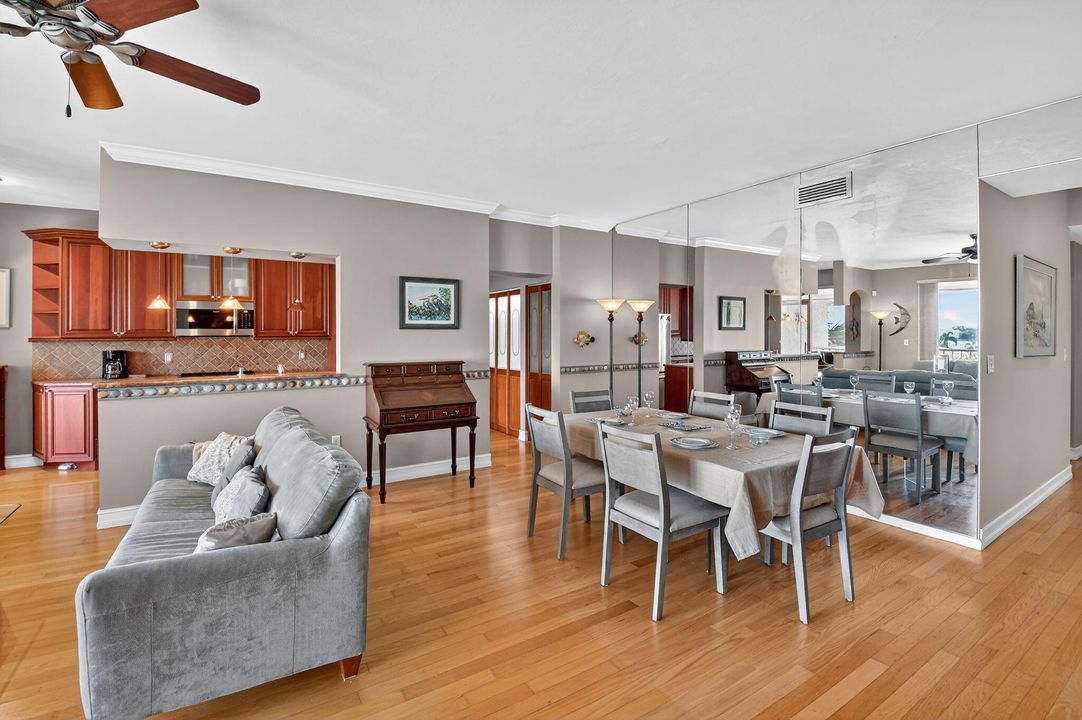 For Sale: $329,000 (2 beds, 2 baths, 1414 Square Feet)