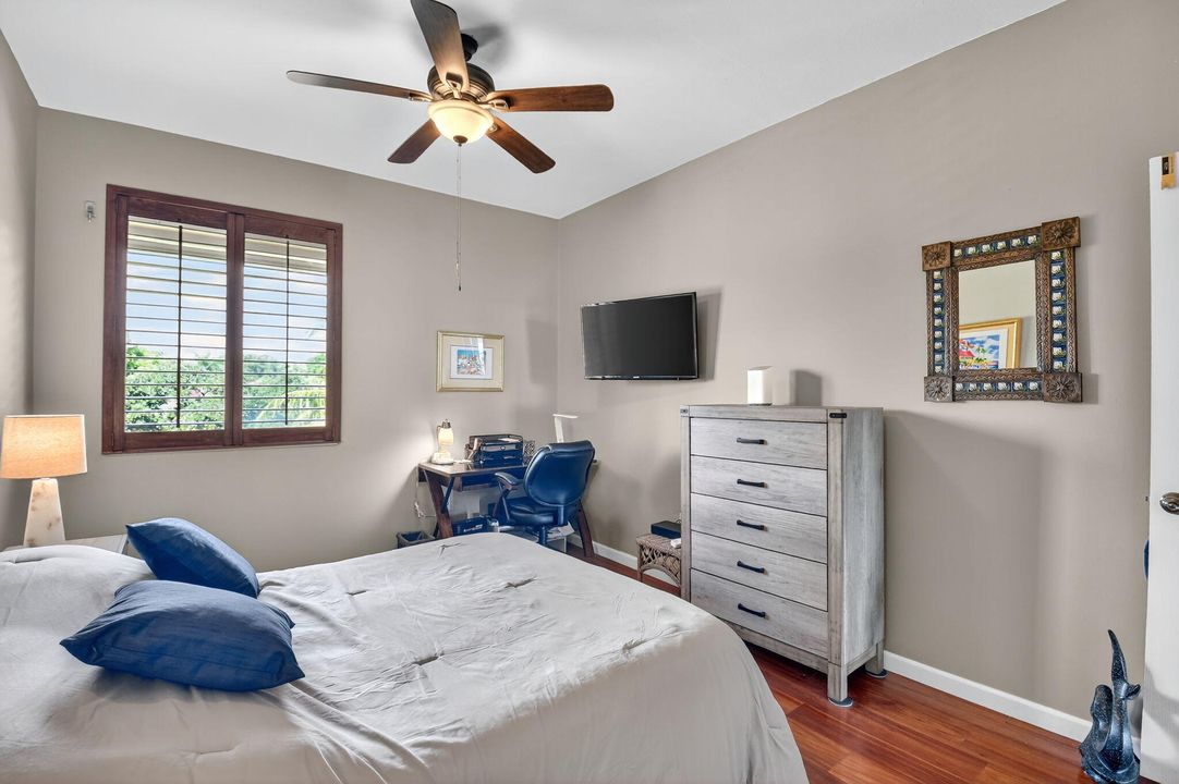 For Sale: $329,000 (2 beds, 2 baths, 1414 Square Feet)