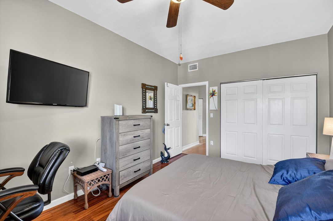 For Sale: $329,000 (2 beds, 2 baths, 1414 Square Feet)