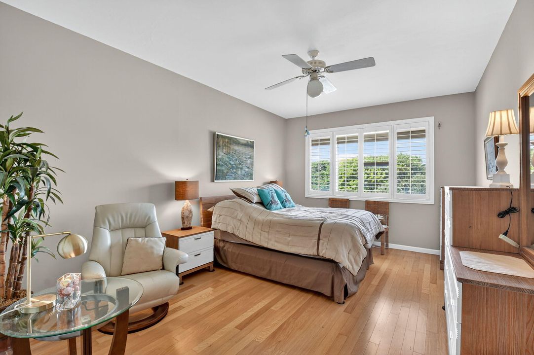 For Sale: $329,000 (2 beds, 2 baths, 1414 Square Feet)