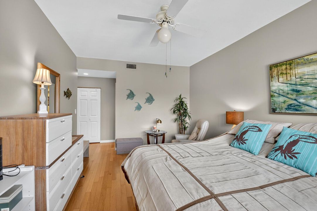 For Sale: $329,000 (2 beds, 2 baths, 1414 Square Feet)