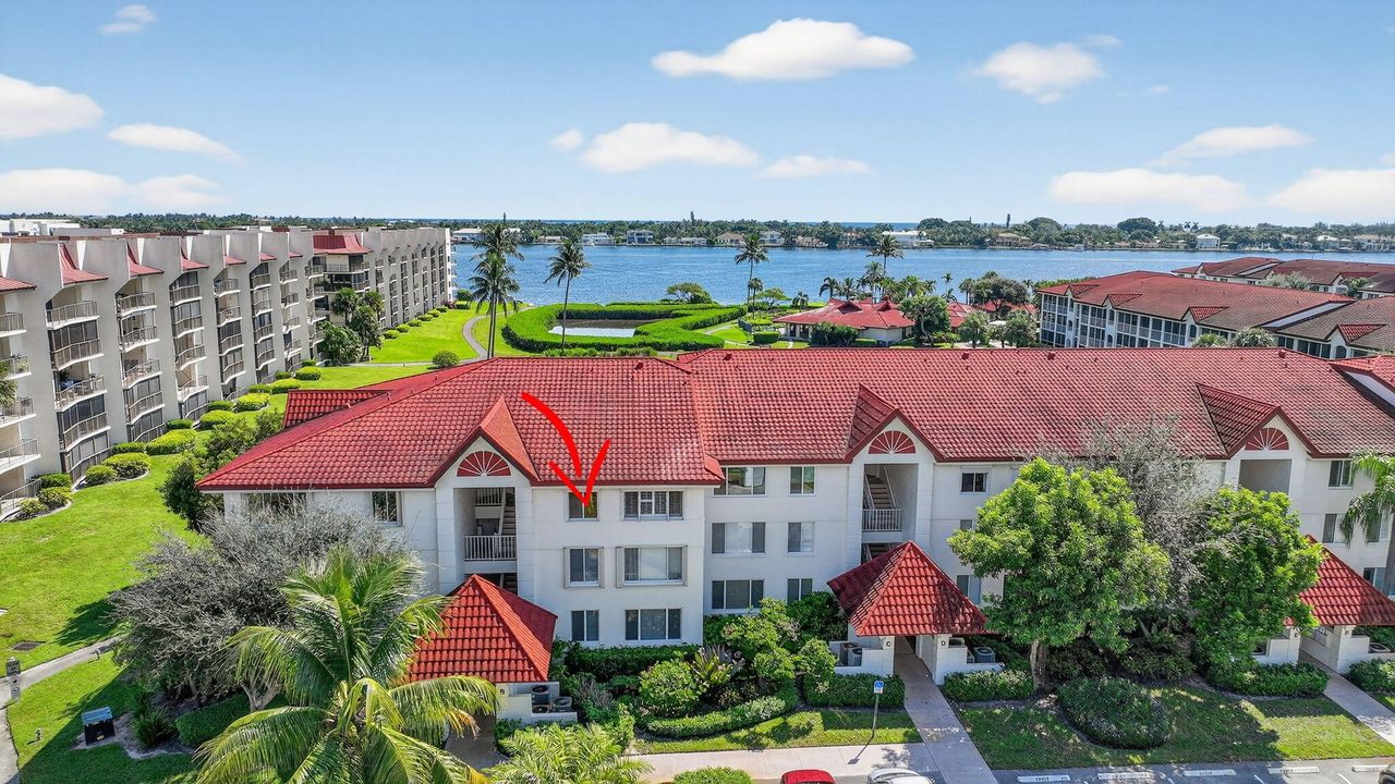 For Sale: $329,000 (2 beds, 2 baths, 1414 Square Feet)