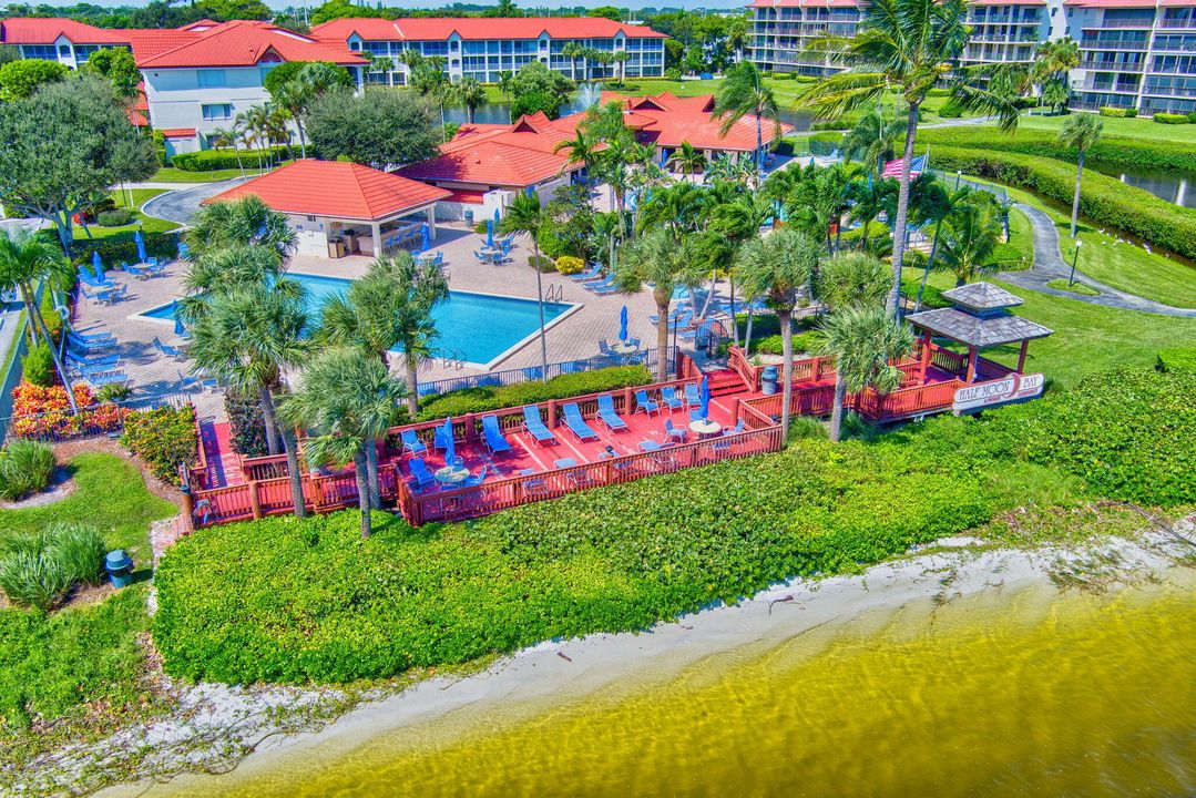 For Sale: $329,000 (2 beds, 2 baths, 1414 Square Feet)