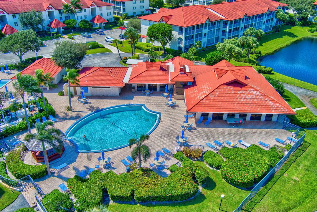 For Sale: $329,000 (2 beds, 2 baths, 1414 Square Feet)