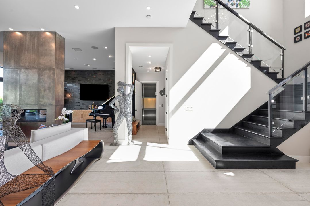 For Sale: $4,875,000 (6 beds, 8 baths, 6175 Square Feet)