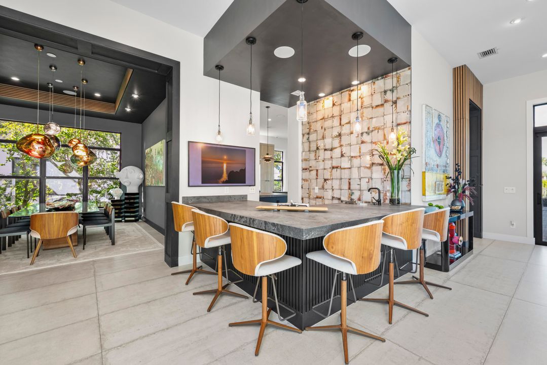 For Sale: $4,875,000 (6 beds, 8 baths, 6175 Square Feet)