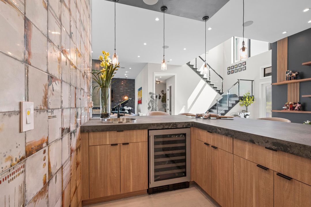 For Sale: $4,875,000 (6 beds, 8 baths, 6175 Square Feet)