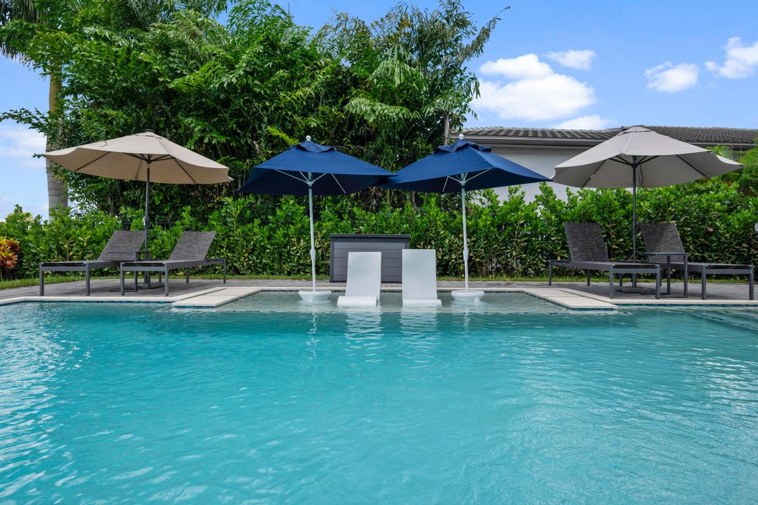 For Sale: $4,875,000 (6 beds, 8 baths, 6175 Square Feet)