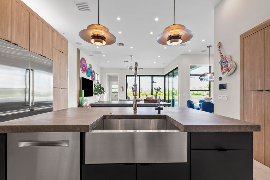 For Sale: $4,875,000 (6 beds, 8 baths, 6175 Square Feet)