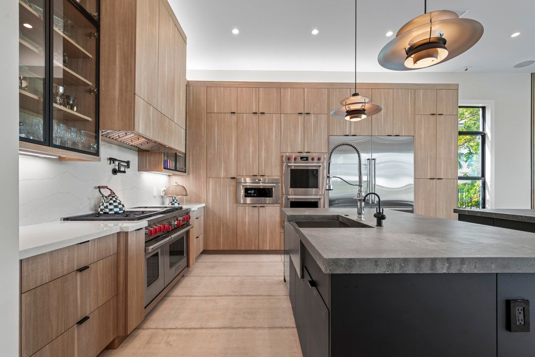 For Sale: $4,875,000 (6 beds, 8 baths, 6175 Square Feet)