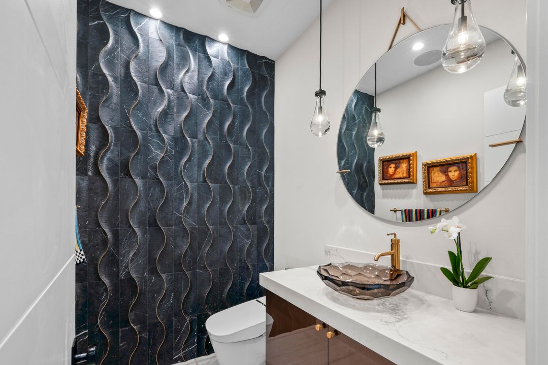 For Sale: $4,875,000 (6 beds, 8 baths, 6175 Square Feet)