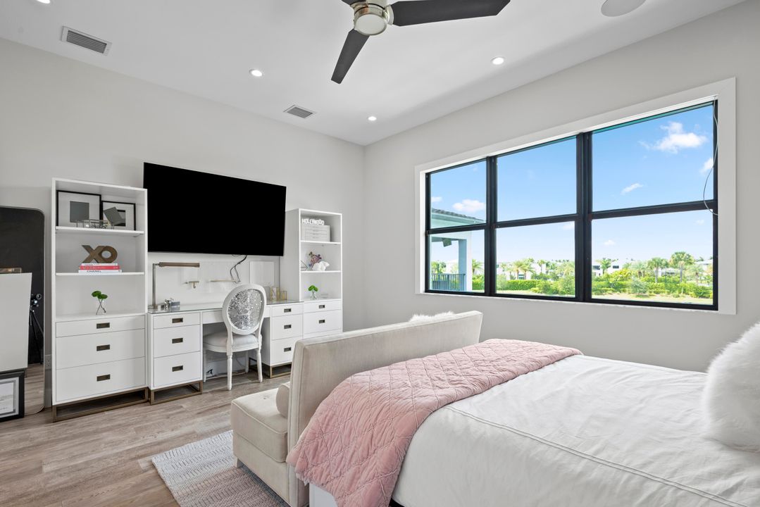 For Sale: $4,875,000 (6 beds, 8 baths, 6175 Square Feet)