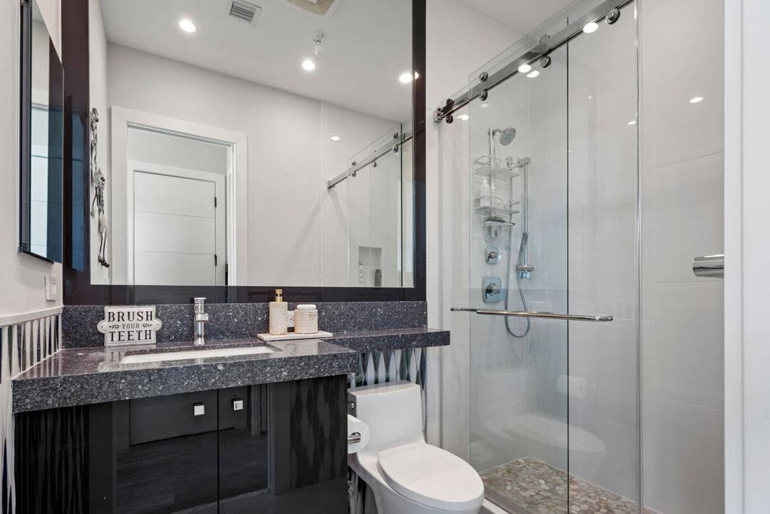 For Sale: $4,875,000 (6 beds, 8 baths, 6175 Square Feet)