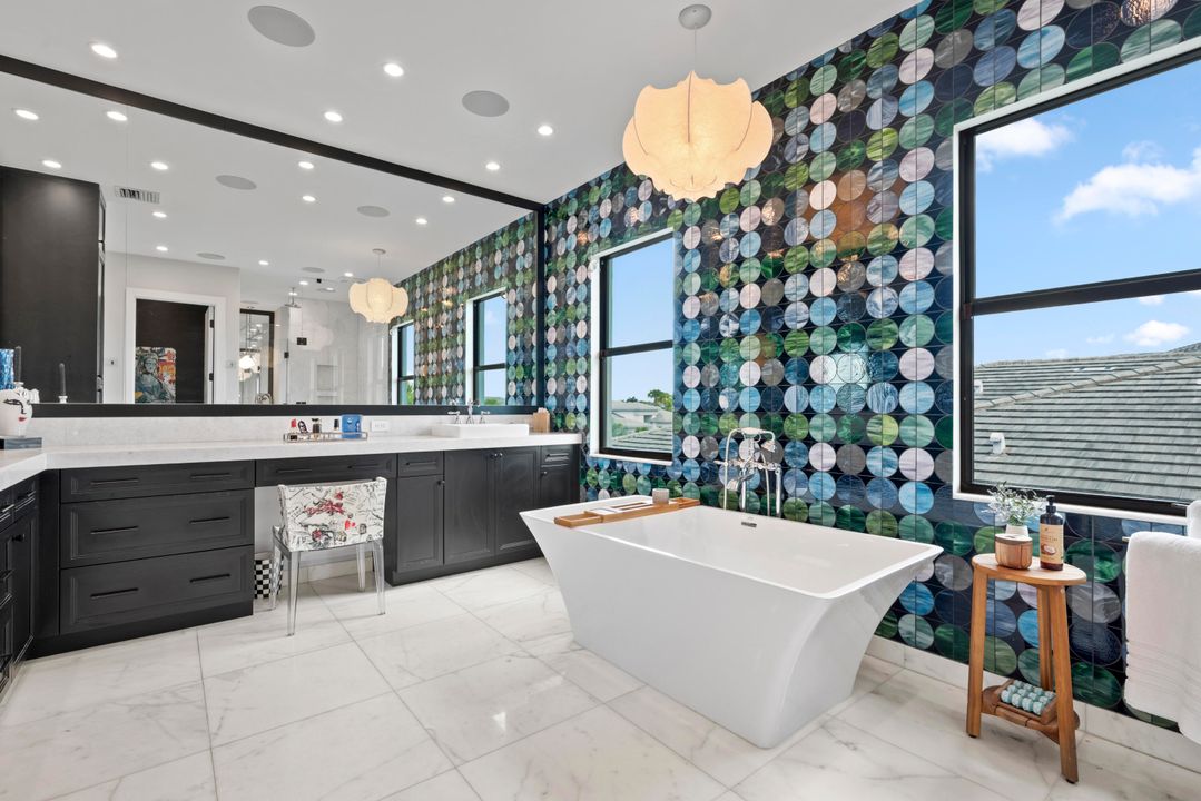 For Sale: $4,875,000 (6 beds, 8 baths, 6175 Square Feet)