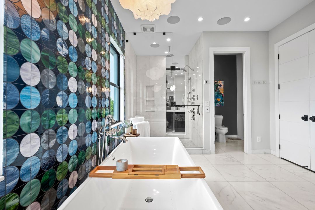 For Sale: $4,875,000 (6 beds, 8 baths, 6175 Square Feet)