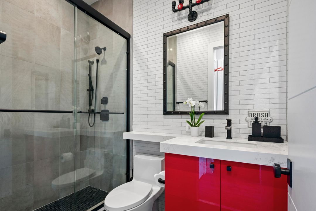 For Sale: $4,875,000 (6 beds, 8 baths, 6175 Square Feet)