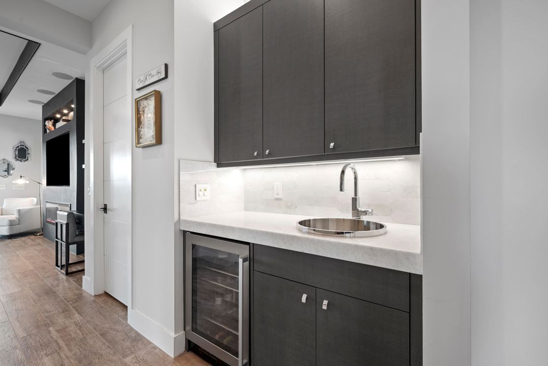 For Sale: $4,875,000 (6 beds, 8 baths, 6175 Square Feet)