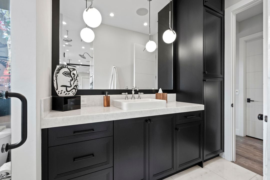 For Sale: $4,875,000 (6 beds, 8 baths, 6175 Square Feet)