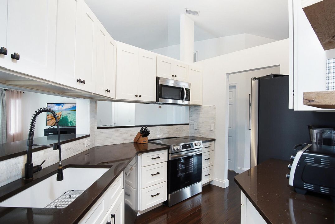 Activo con contrato: $499,000 (3 camas, 2 baños, 1932 Pies cuadrados)