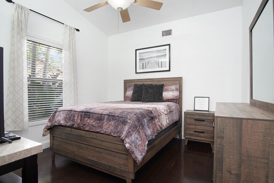 Activo con contrato: $499,000 (3 camas, 2 baños, 1932 Pies cuadrados)