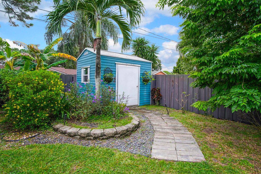 Activo con contrato: $499,000 (3 camas, 2 baños, 1932 Pies cuadrados)