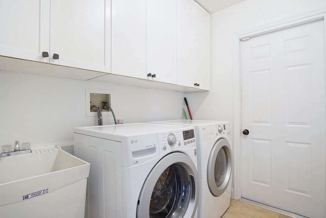 Activo con contrato: $499,000 (3 camas, 2 baños, 1932 Pies cuadrados)