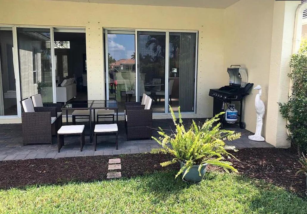 出租: $6,900 (3 贝兹, 2 浴室, 2085 平方英尺)