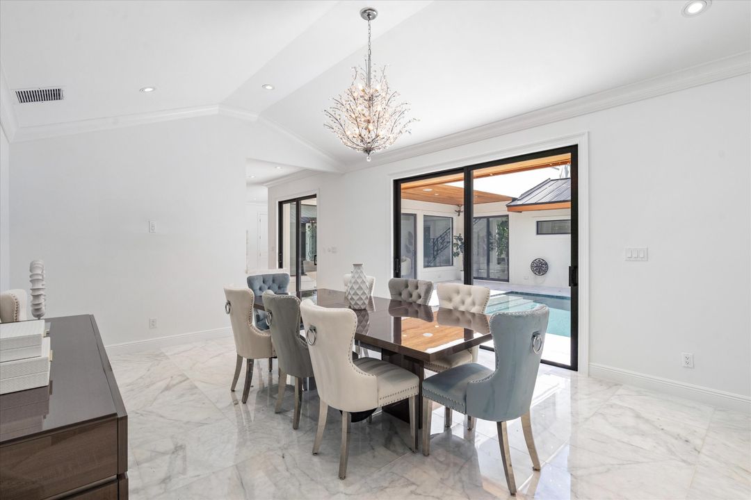 For Sale: $3,900,000 (4 beds, 4 baths, 4750 Square Feet)