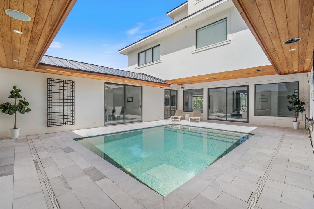 For Sale: $3,900,000 (4 beds, 4 baths, 4750 Square Feet)