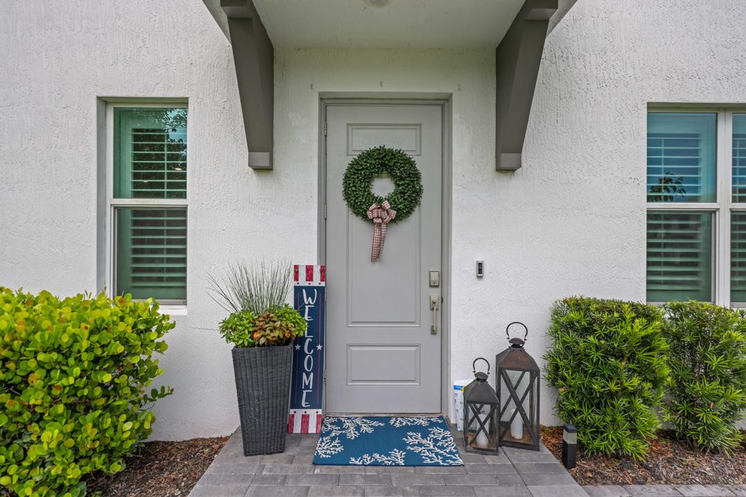 For Sale: $550,000 (3 beds, 2 baths, 2124 Square Feet)