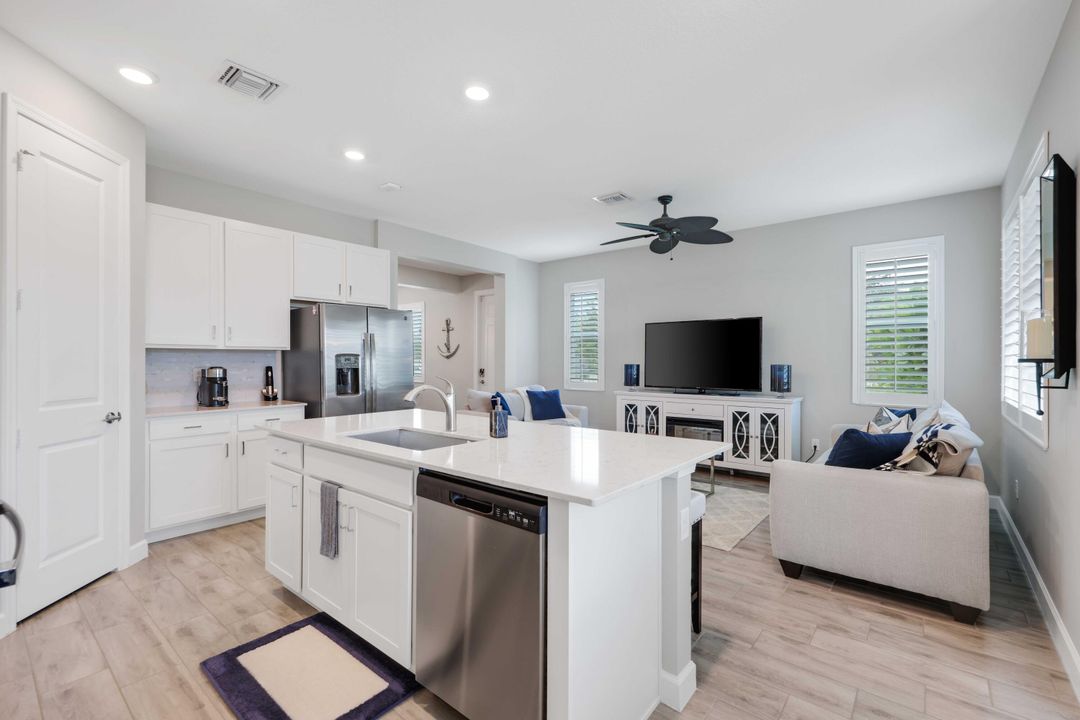 For Sale: $550,000 (3 beds, 2 baths, 2124 Square Feet)