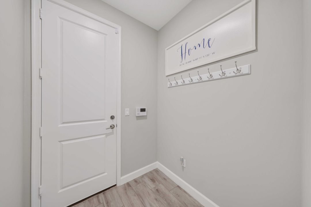 For Sale: $550,000 (3 beds, 2 baths, 2124 Square Feet)