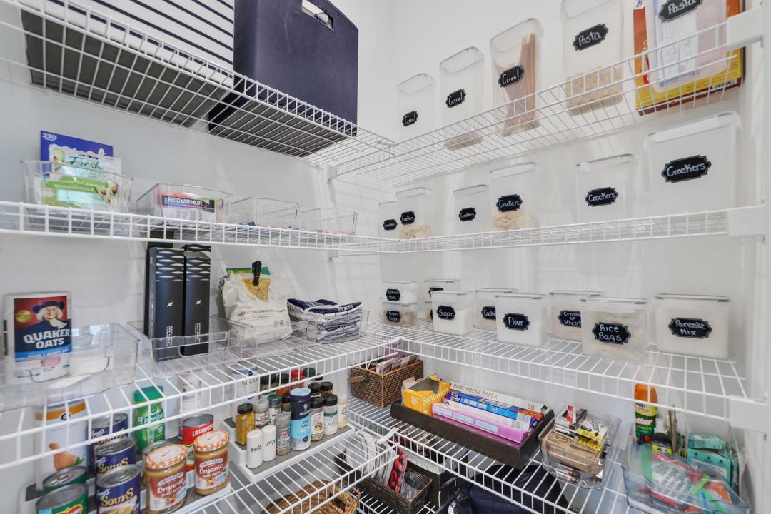 For Sale: $550,000 (3 beds, 2 baths, 2124 Square Feet)