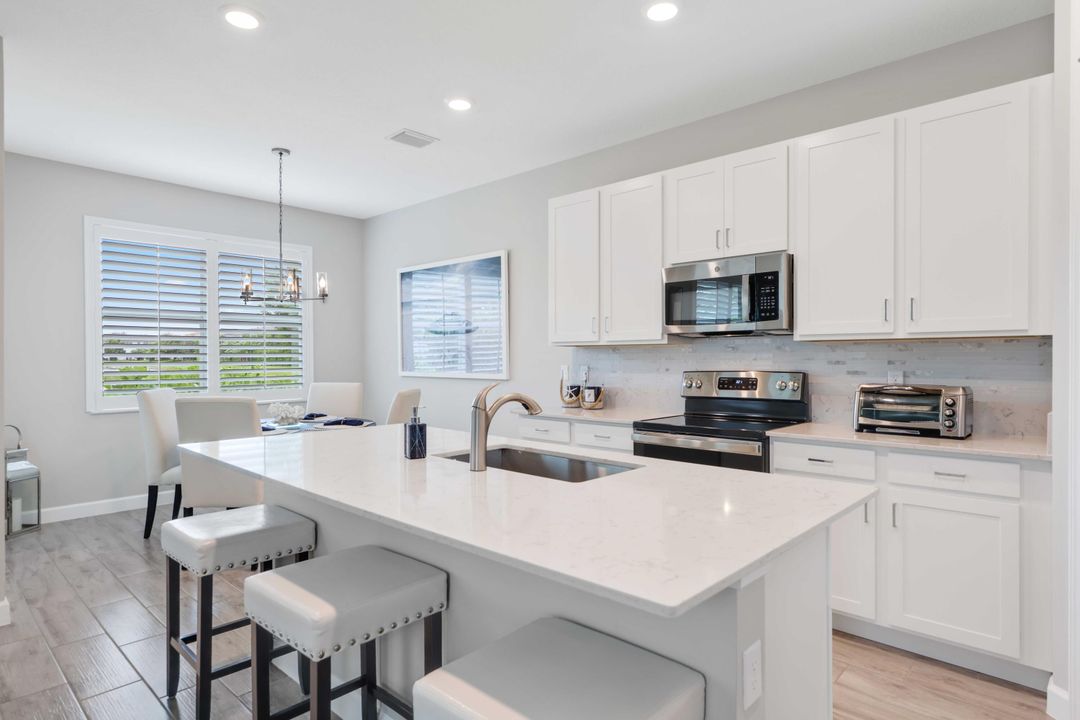 For Sale: $550,000 (3 beds, 2 baths, 2124 Square Feet)