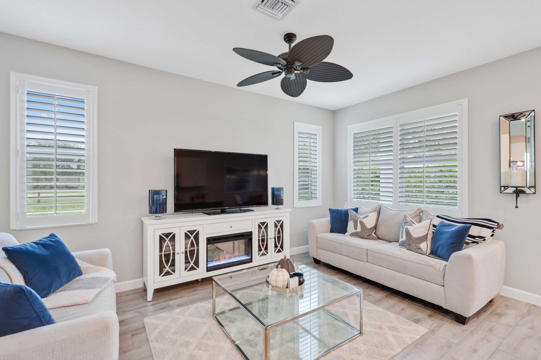 For Sale: $550,000 (3 beds, 2 baths, 2124 Square Feet)