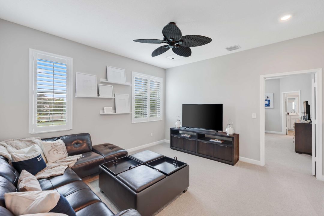 For Sale: $550,000 (3 beds, 2 baths, 2124 Square Feet)