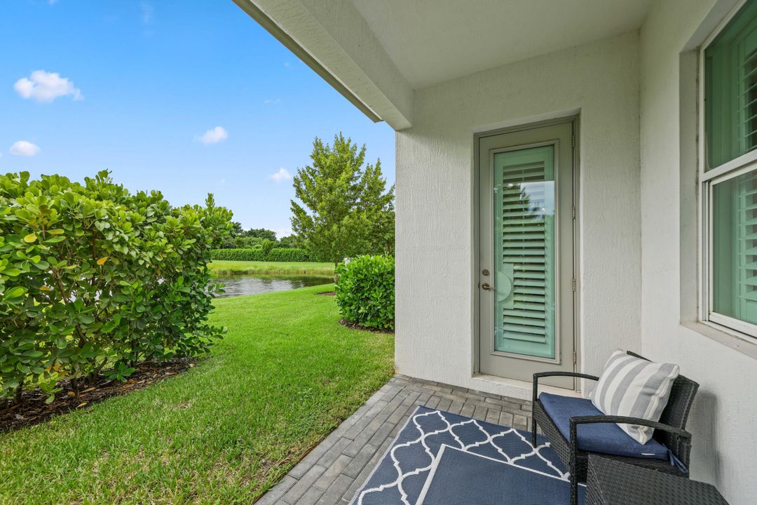 For Sale: $550,000 (3 beds, 2 baths, 2124 Square Feet)