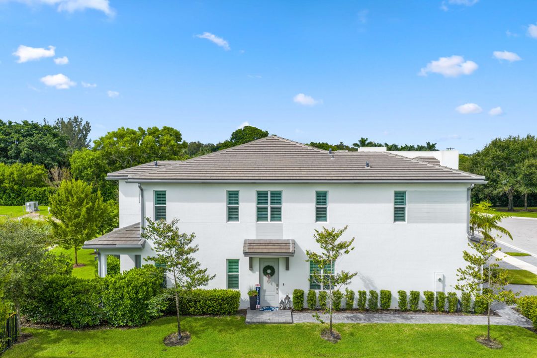 For Sale: $550,000 (3 beds, 2 baths, 2124 Square Feet)