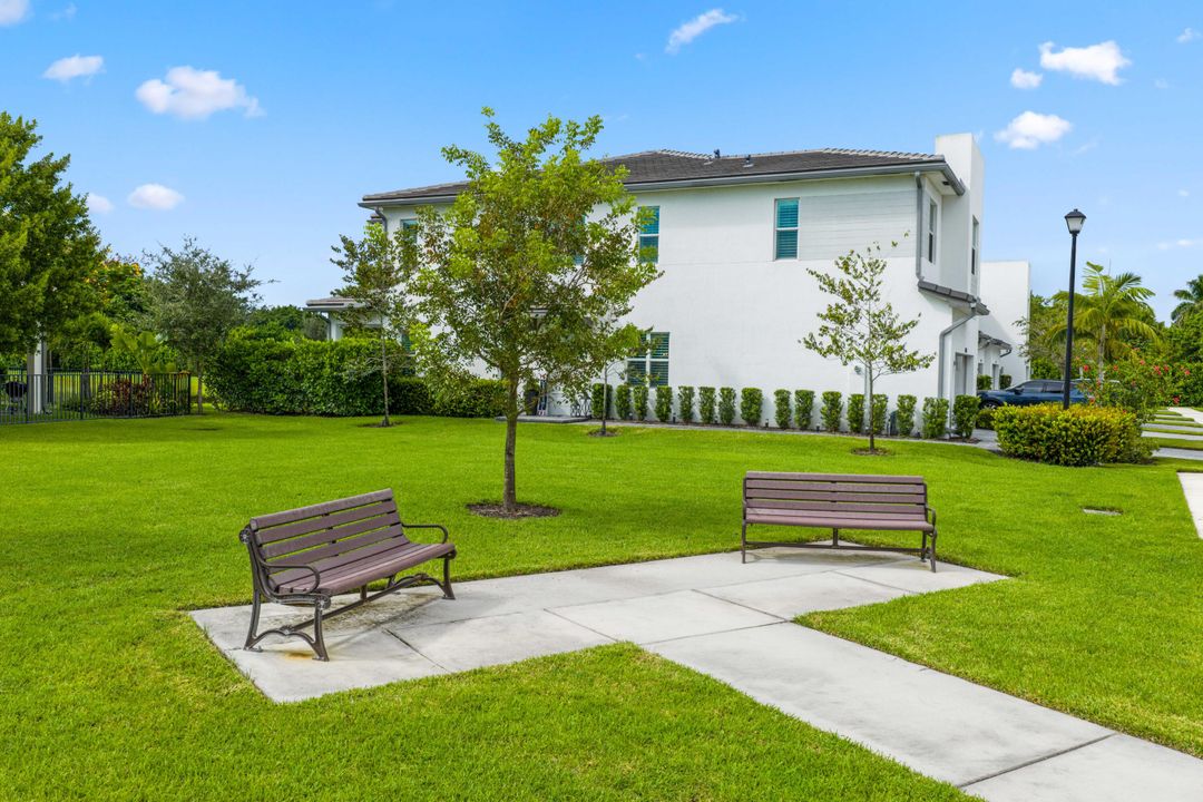 For Sale: $550,000 (3 beds, 2 baths, 2124 Square Feet)