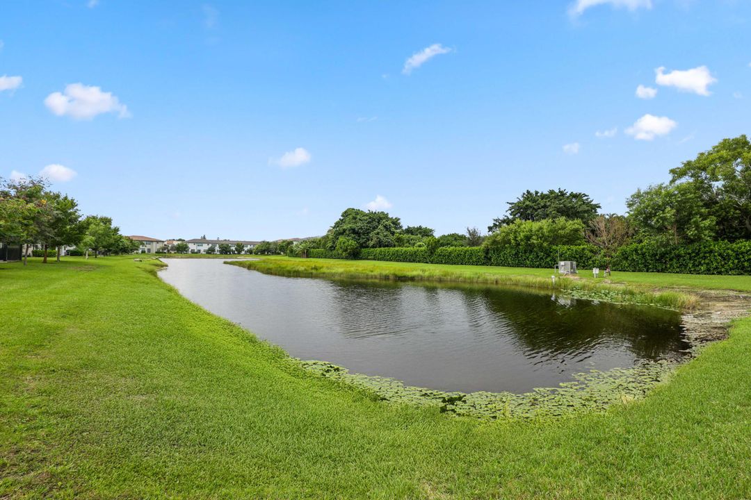 For Sale: $550,000 (3 beds, 2 baths, 2124 Square Feet)