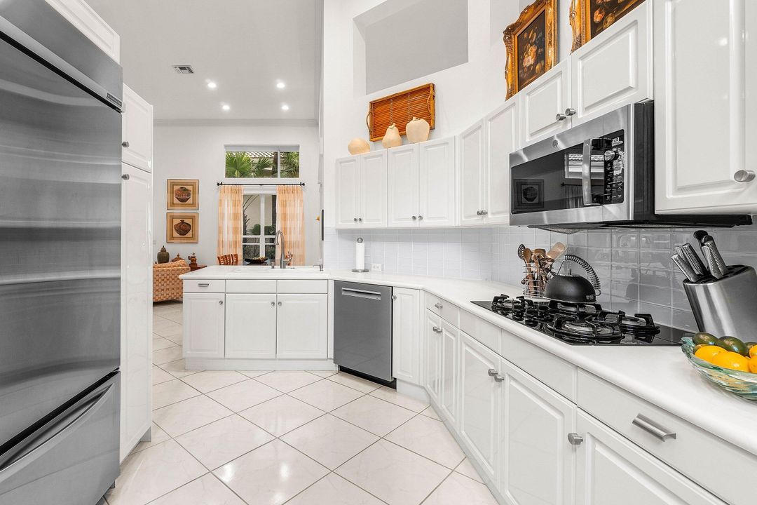 En Renta: $20,000 (3 camas, 3 baños, 2660 Pies cuadrados)