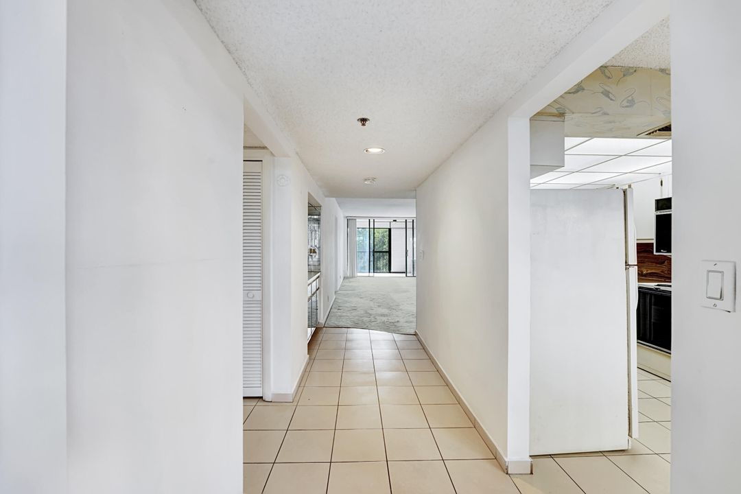 Active With Contract: $149,999 (2 beds, 2 baths, 1207 Square Feet)